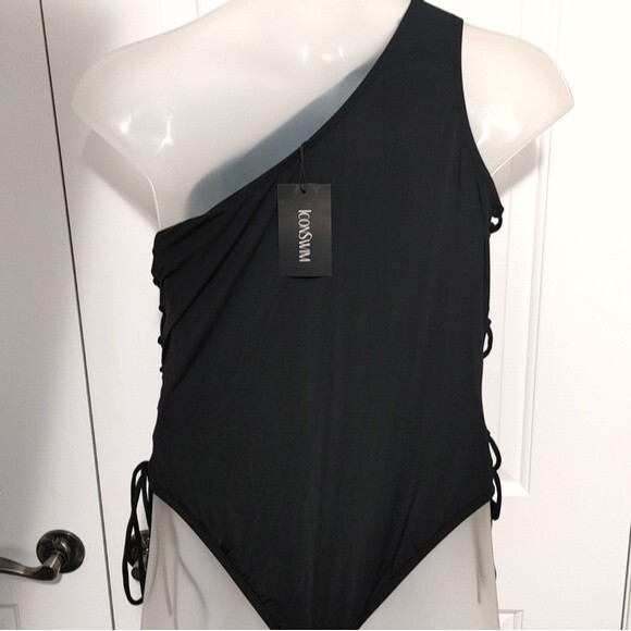 Black tie sides plus size swim suit fits as 2x-3x