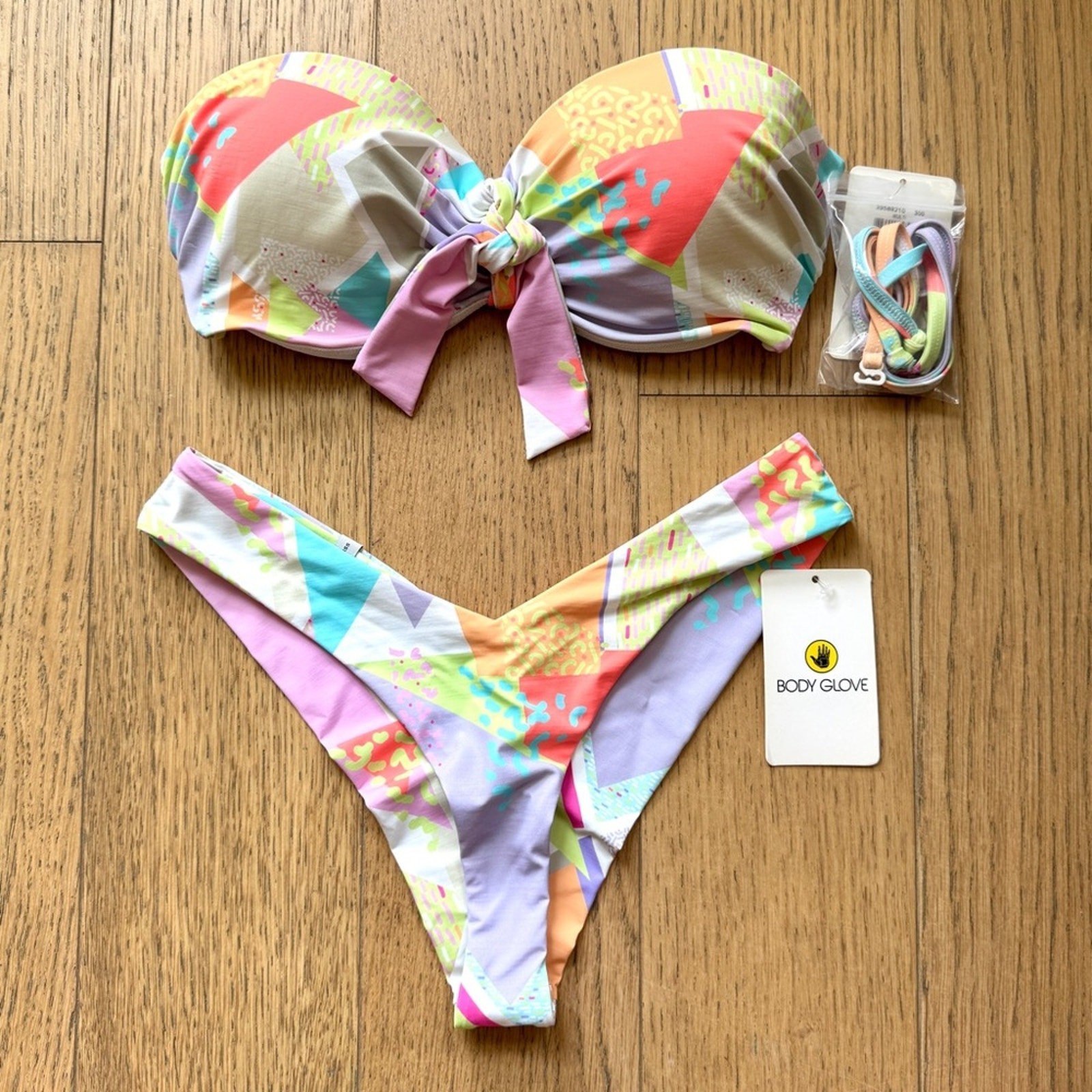 Body Glove Printed Bikini Top Size S – Bottom Size XS – NWT