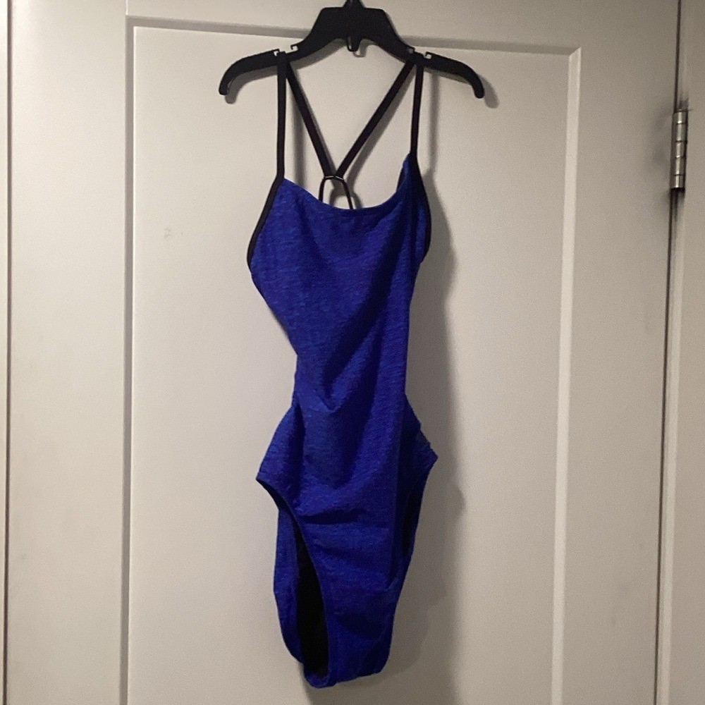 NWT TYR Size M (32) W Cutout Lap Swimsuit Deep Ultramarine