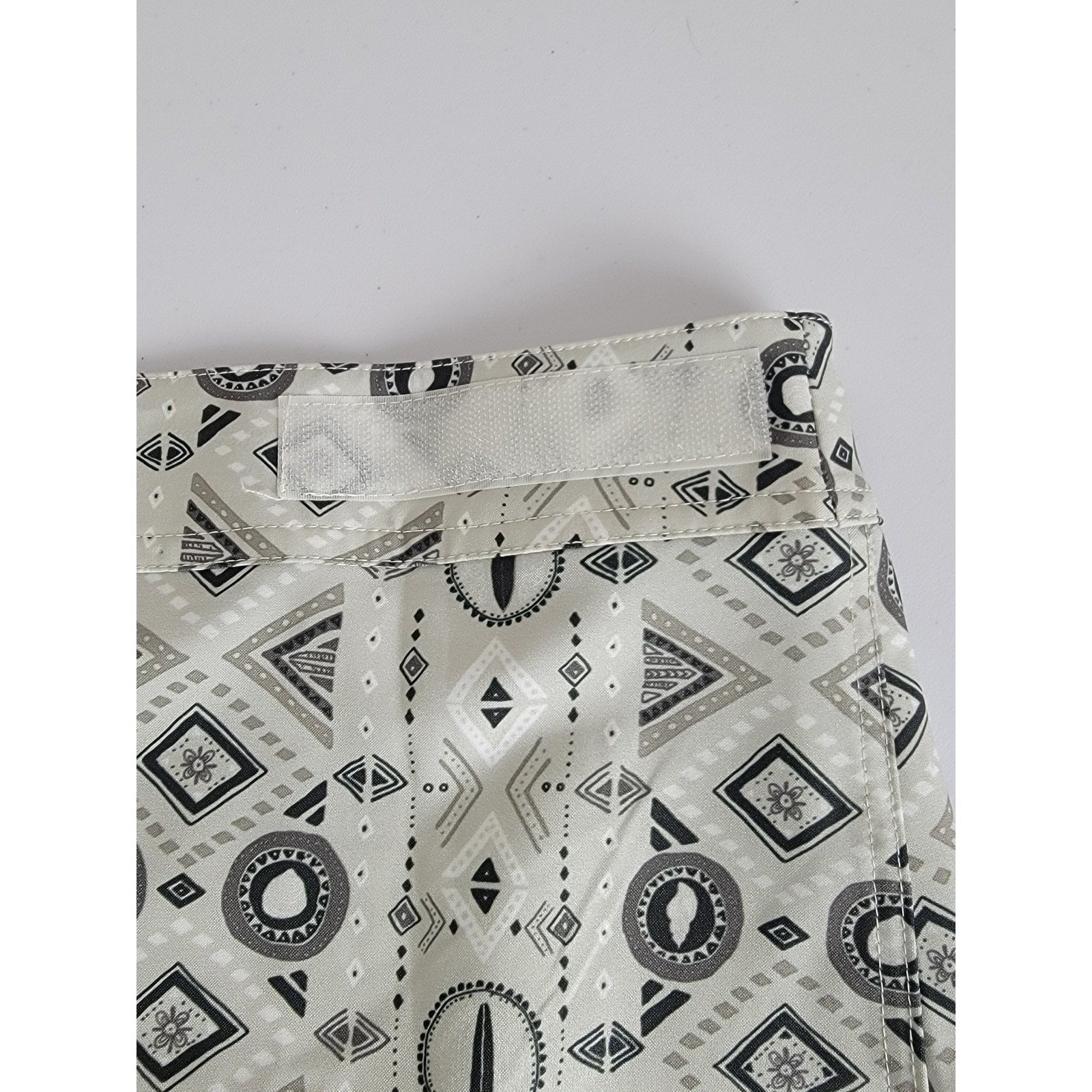 RipSkirt Hawaii Wrap Skirt L Grey Tribal Geometric Length 2 Travel Beach