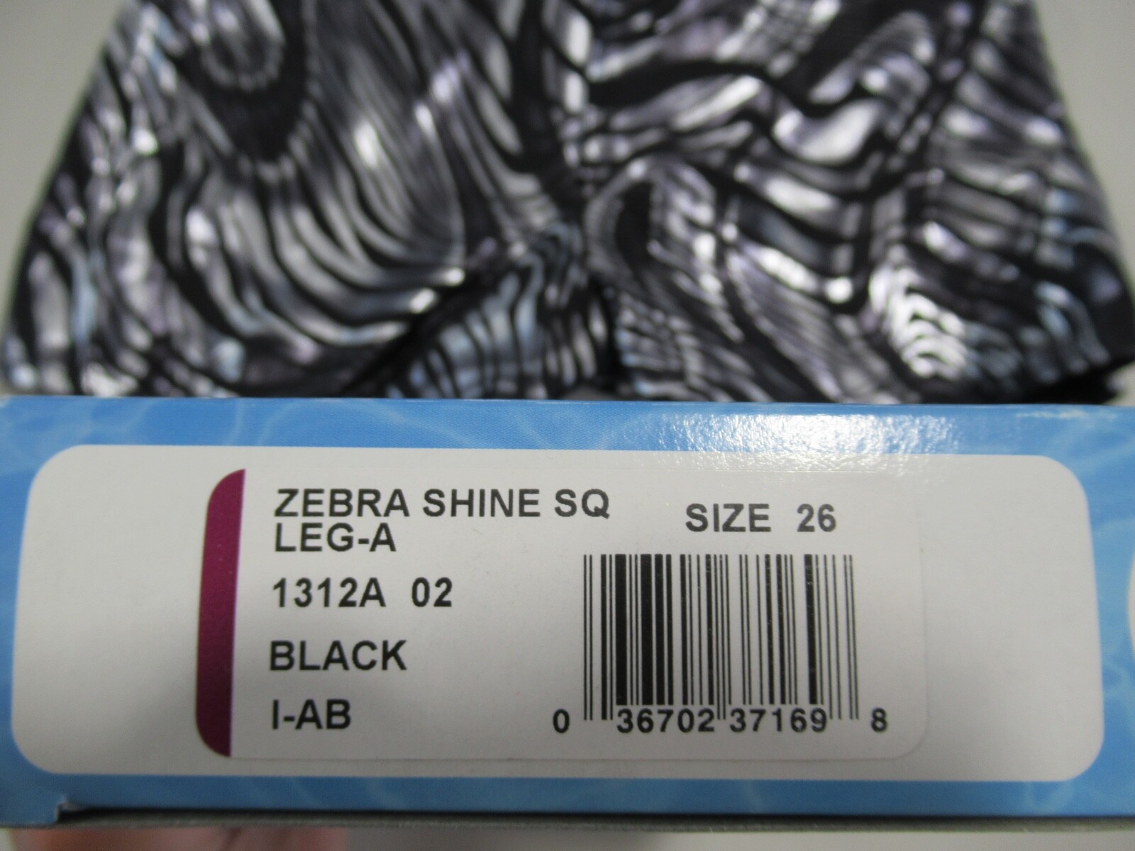 TYR The Finals Zebra Shine SQ Size 26 Black *NWT*