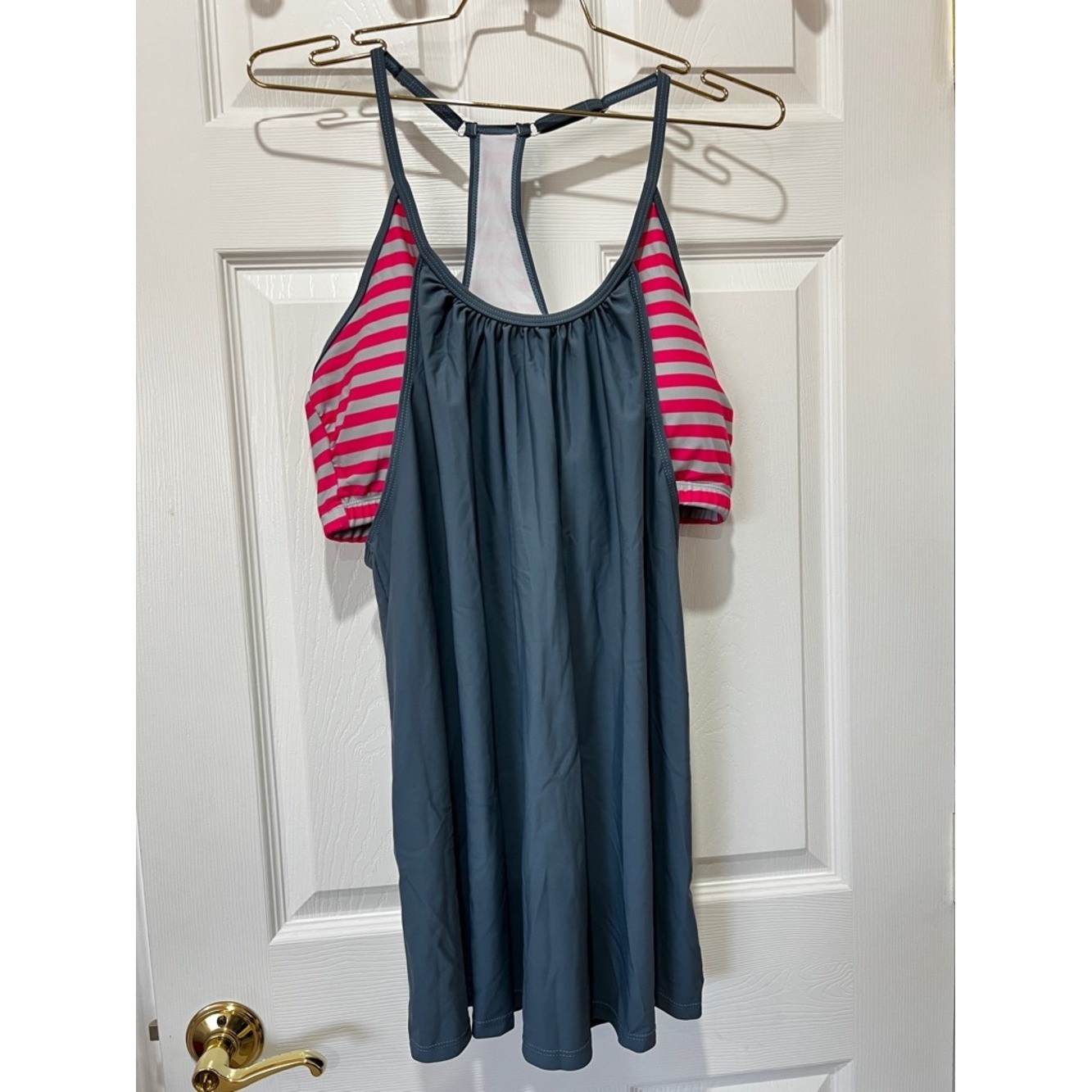 Swimsuit Tankini Top Gray/Pink Striped Built-In Bra Sz 3XL Racer-Back Style Swim