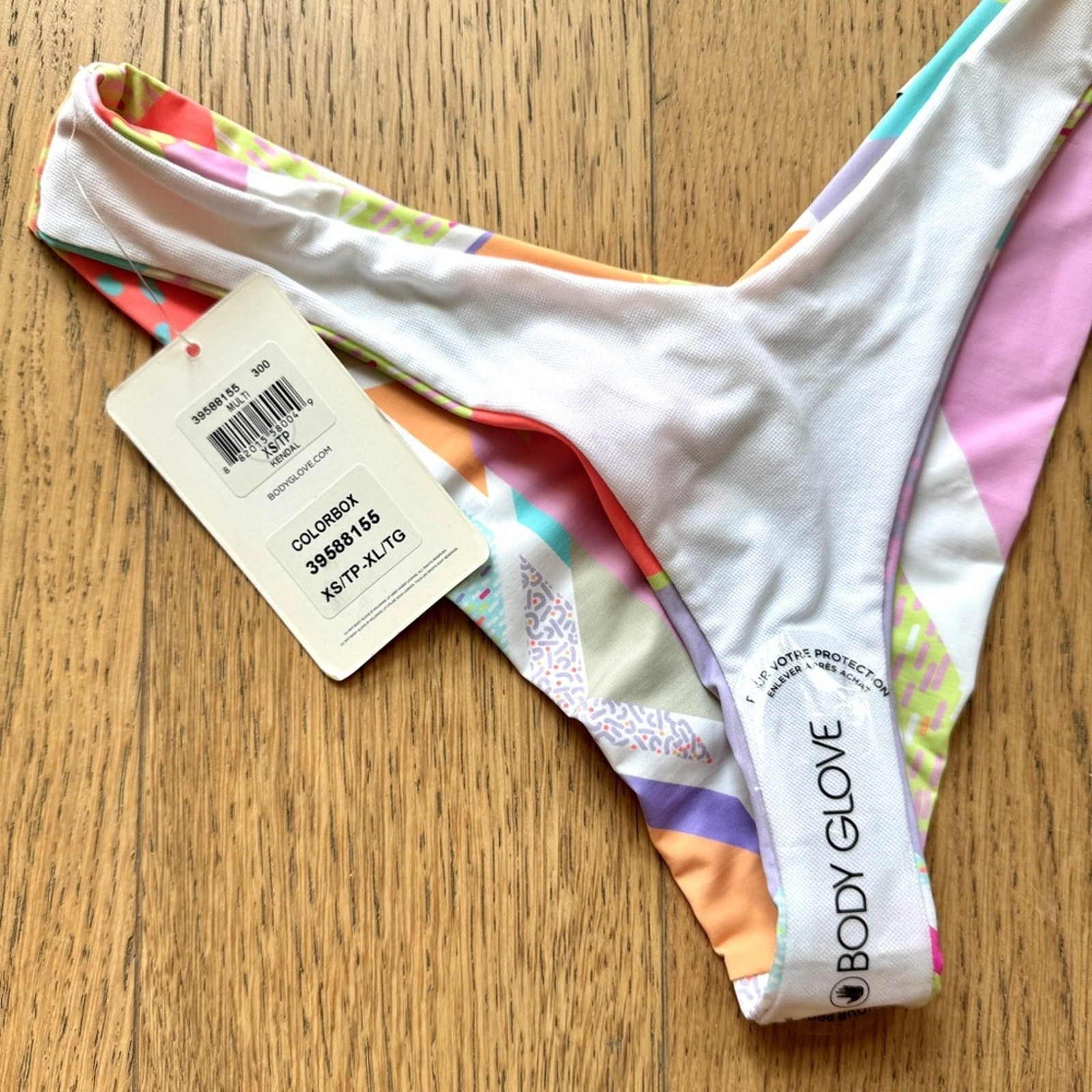 Body Glove Printed Bikini Top Size S – Bottom Size XS – NWT