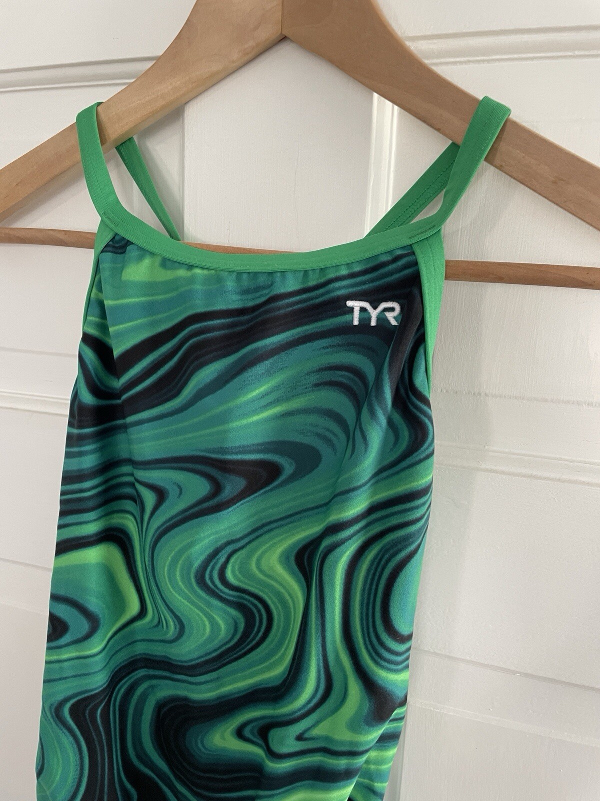 Tyr Green Marble Swirl Pattern Women’s Swimsuit 30(S) Racer Back Team Swim