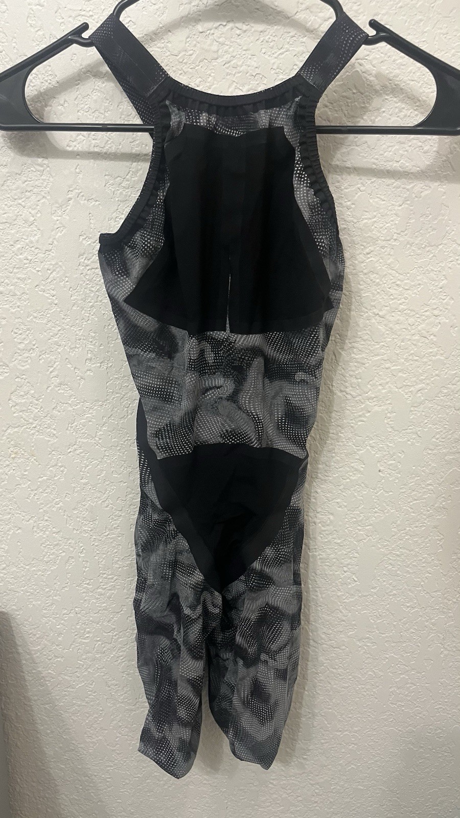 TYR Avictor 2.0 Closed Back Tech Suit One Piece Swimwear Size 27