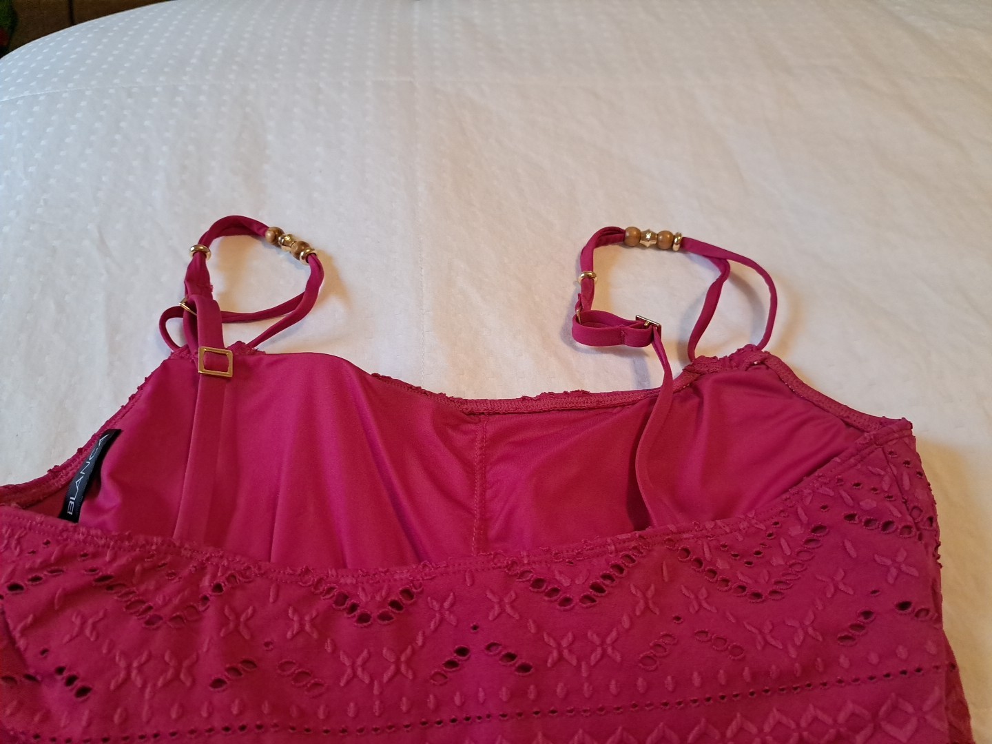 La Blanca Eyelet One Piece Swimsuit Size 10 Magenta Excellent Condition