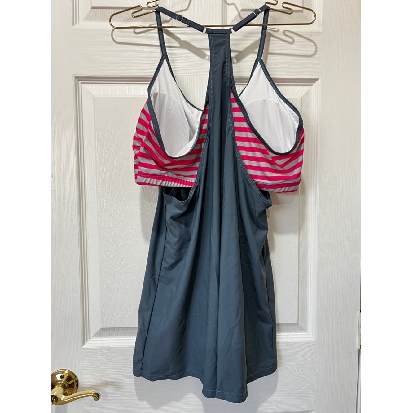 Swimsuit Tankini Top Gray/Pink Striped Built-In Bra Sz 3XL Racer-Back Style Swim