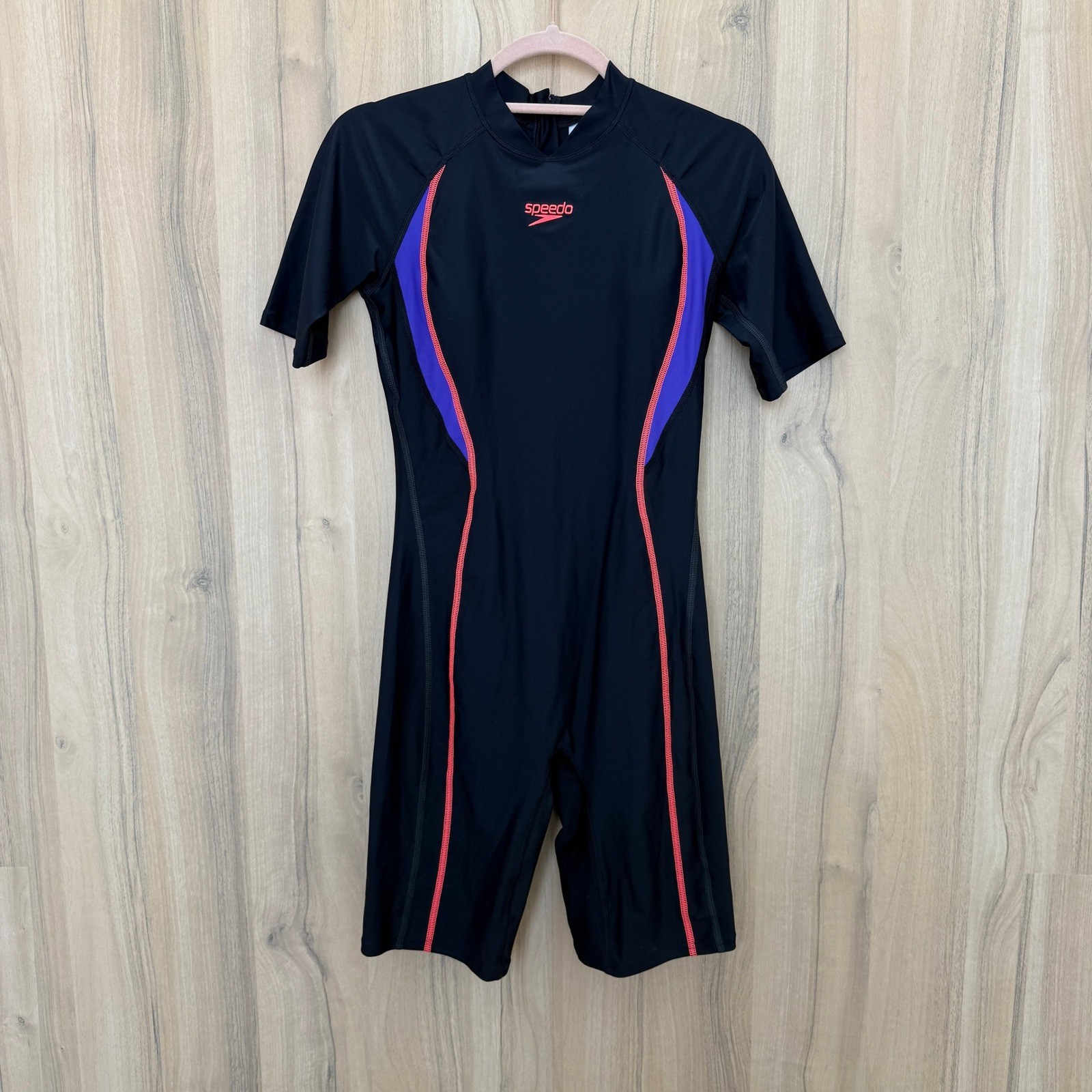 Speedo Women Short Sleeve Rash Guard Small 36 Black Swim Performance Surf Sporty