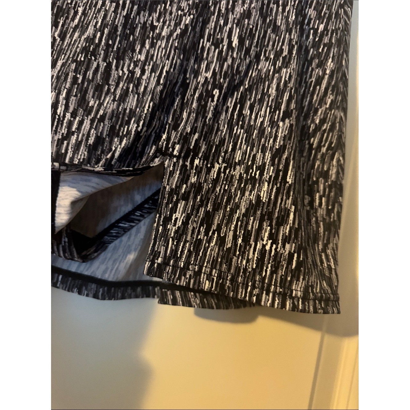 Miraclesuit X Talbots Swim light control Skirt Womens 8 gray/black slit