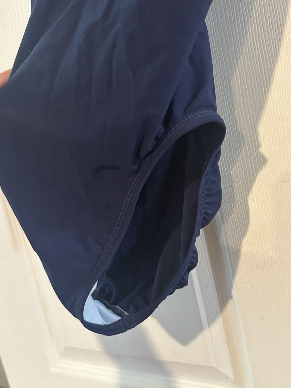 Nike Women’s HydraStrong Solid Fastback One-Piece Navy Blue Swimsuit 32/6