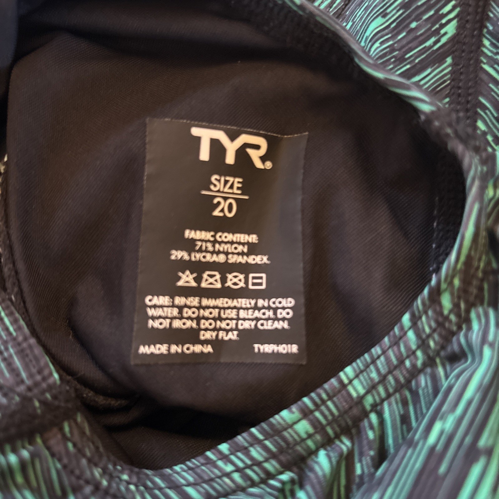 TYR Women’s Thresher Baja Open Back Sz 20 Kneeskin Swimsuit FINA Approved Green