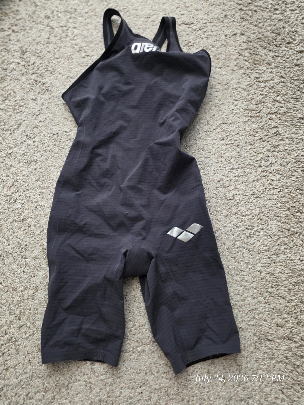 Arena Carbon Kneeskin Gray Size 28 WITH FLAWS (see pictures)