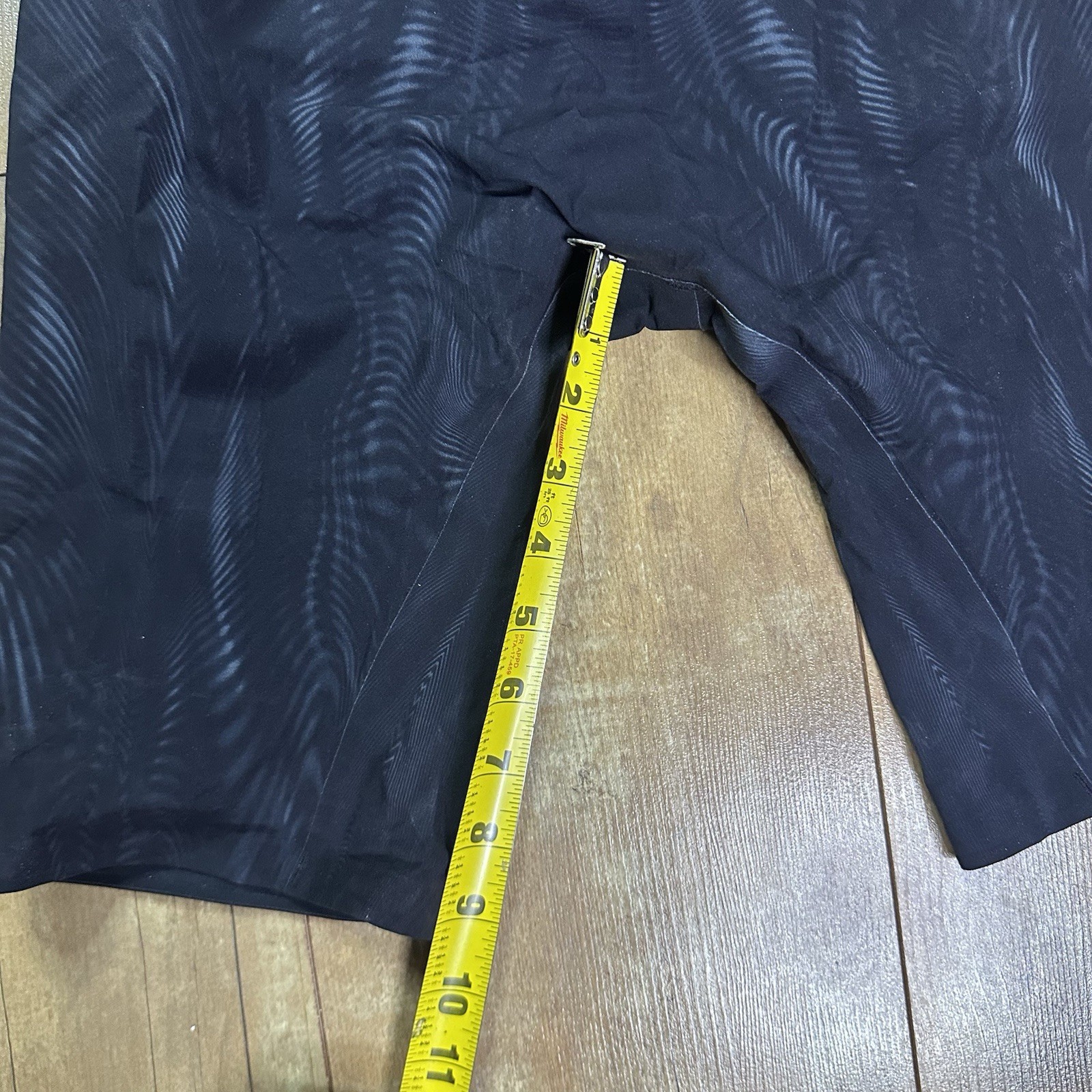 TYR Venzo Genesis Women’s Black Closed Back Tech Swimsuit Size 32
