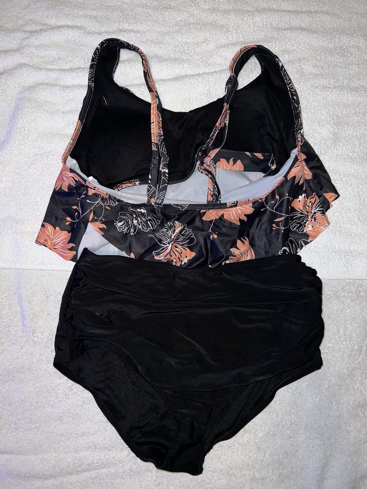 New Women’s 2pc Swim Suit *Large*