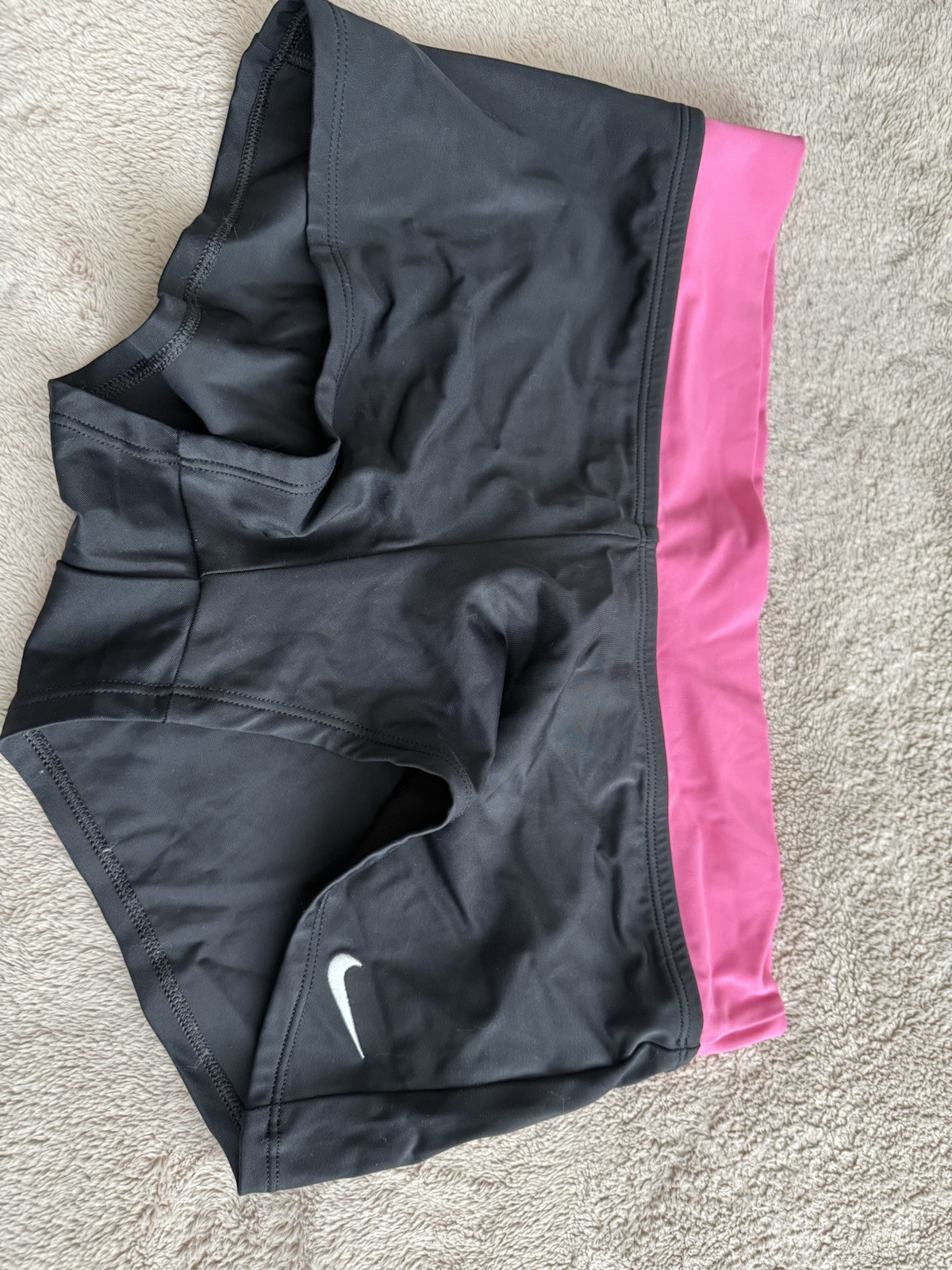 Nike Women’s Solid Hydra strong Swimsuit Pink & Black Size L (2 Pieces Set )