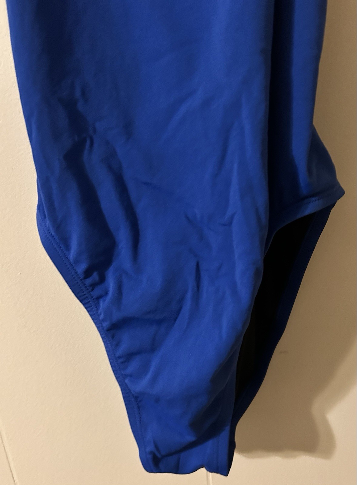 Nike Women’s HydraStrong Solid Fastback One-Piece Royal Blue Swimsuit, 36/10
