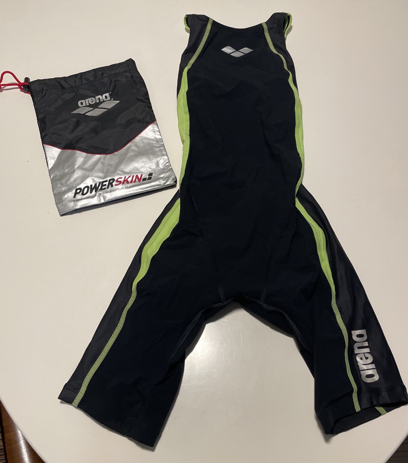 Very Good Condition. Women’s Arena Japan FAR-0512W Kneeskin SS(5)