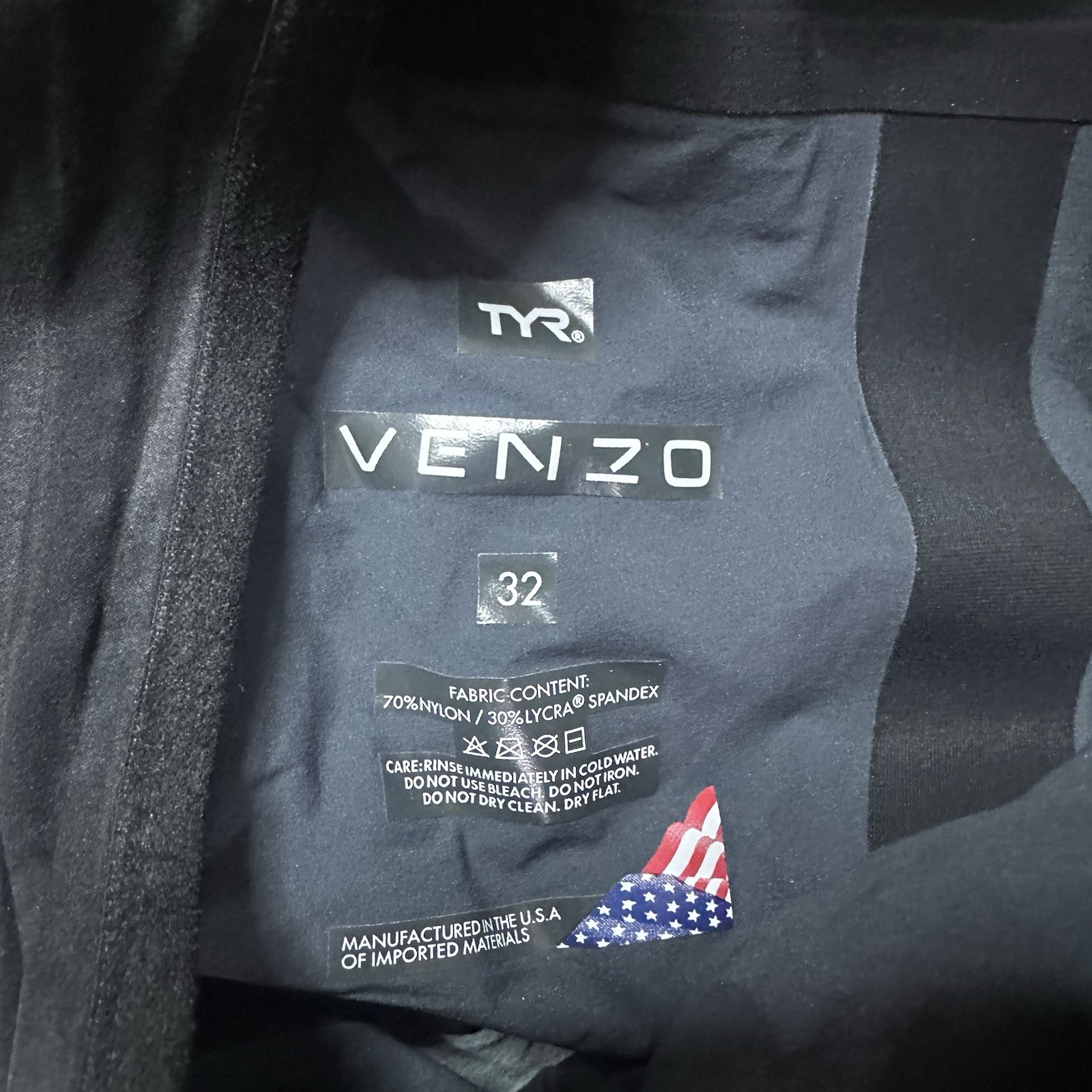 TYR Venzo Genesis Women’s Black Closed Back Tech Swimsuit Size 32