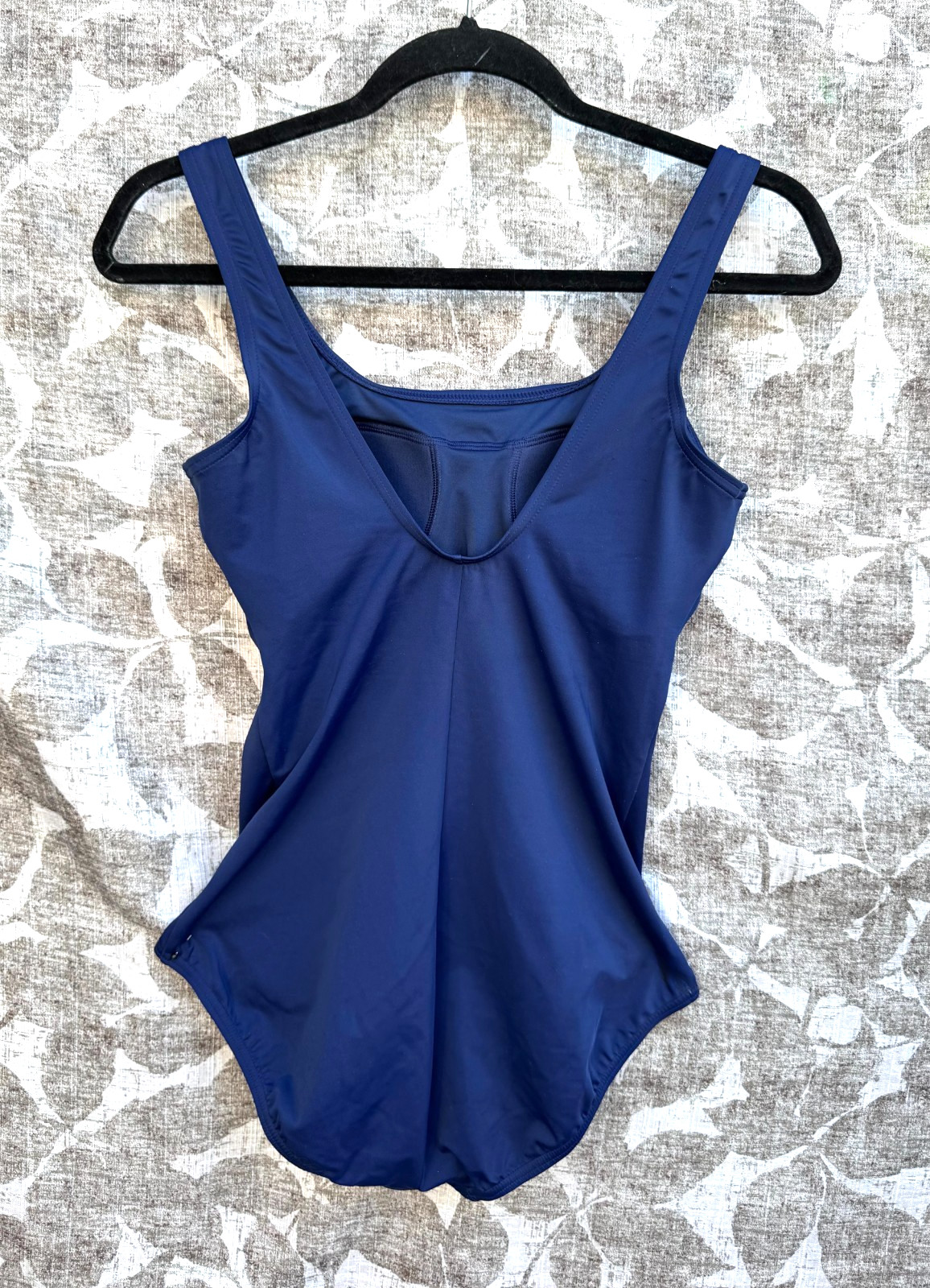 Lands’ End size 10 Women’s Navy Blue One Piece Swimsuit