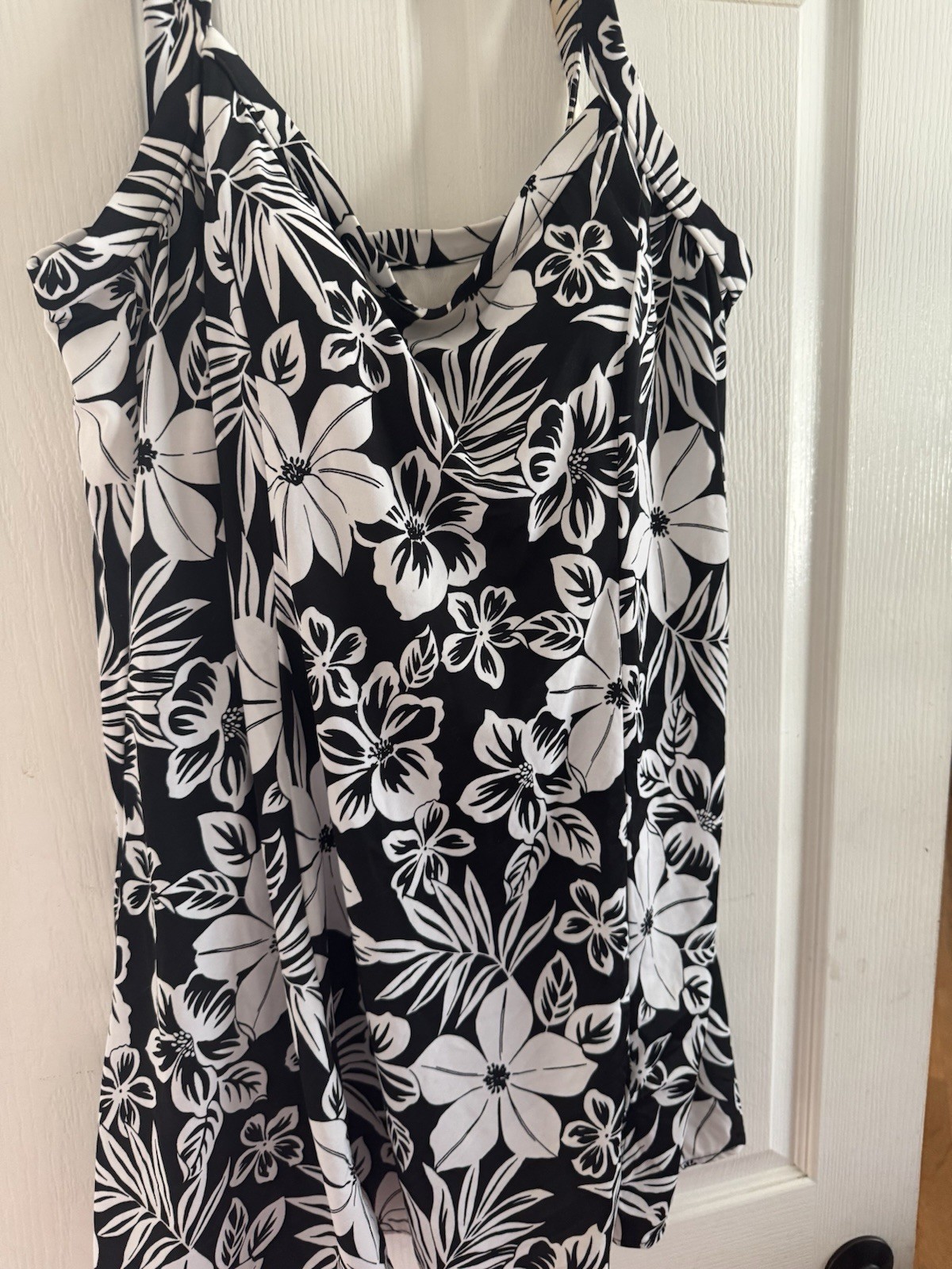 Tropical Escape Woman’s Swim Dress, Size 22W Black & White Tropical Print, NWOT