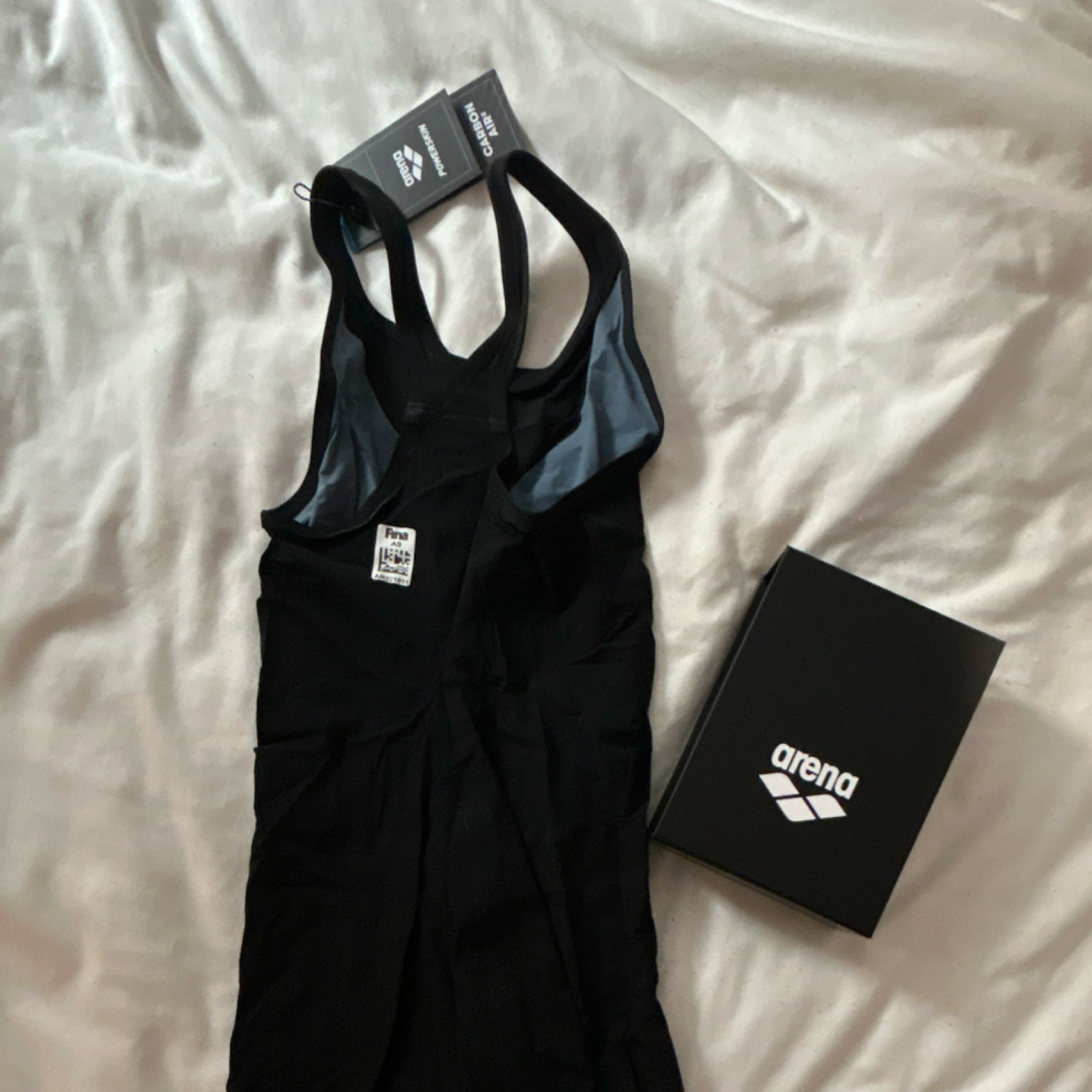 Arena Tech Suit: Carbon AIR black and gold