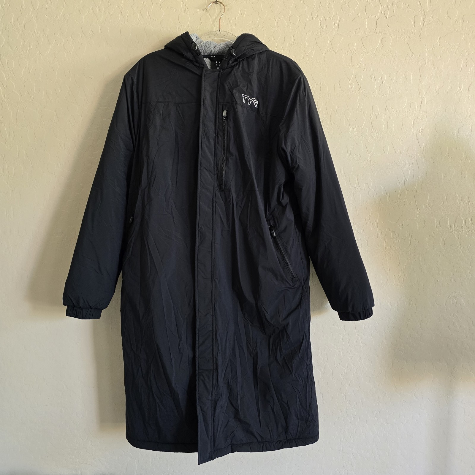 TYR Black Swim Tech Parka Coat with Hood Size Small Hydrosphere NWT