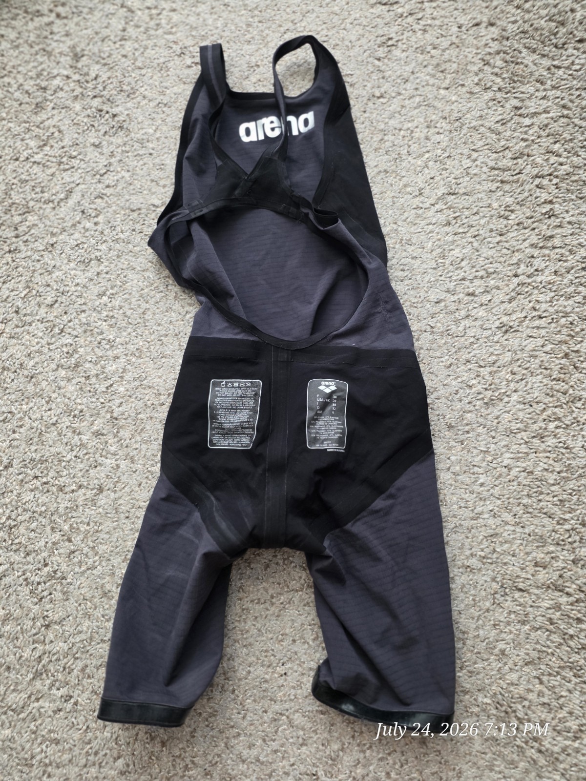 Arena Carbon Kneeskin Gray Size 28 WITH FLAWS (see pictures)