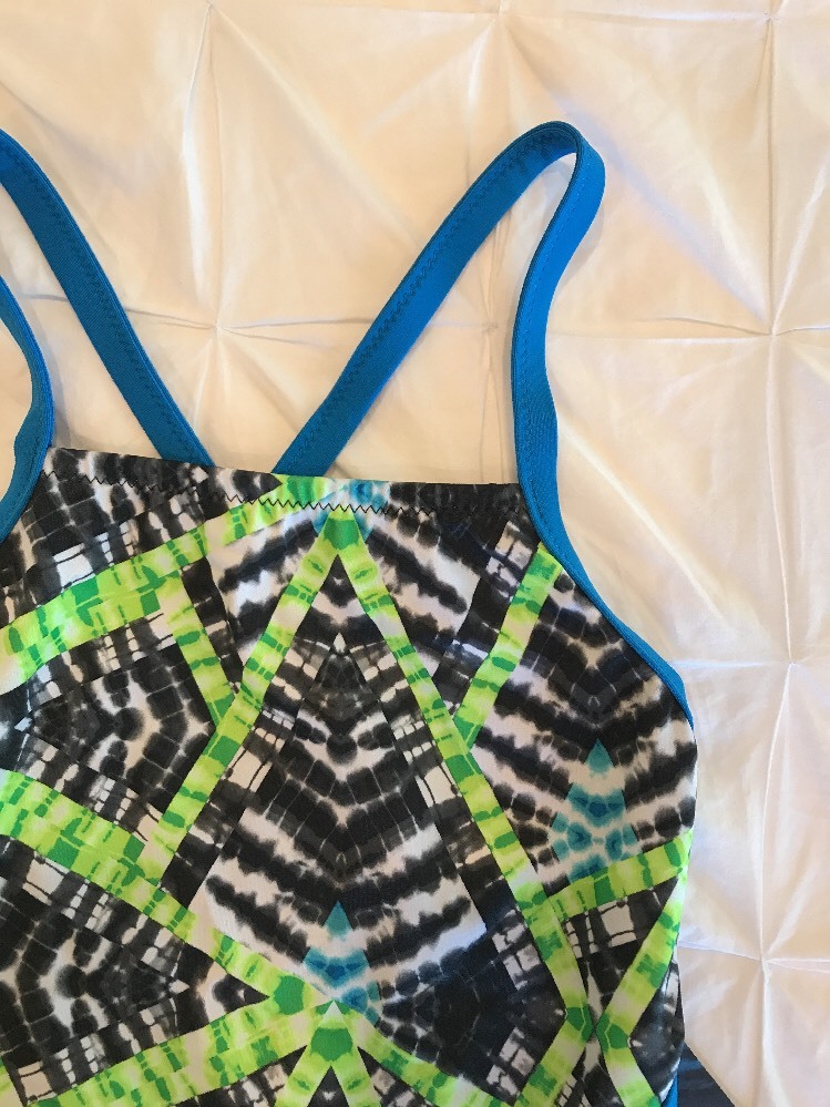 New Women’s Speedo Clash Time Turnz Vee Speedo Endurance Lite Black White 28 $69