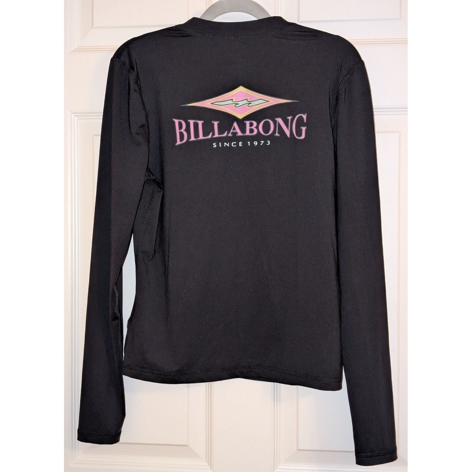Billabong Women’s Black Long Sleeve UV Rash Guard Swim Shirt Medium Surf Beach