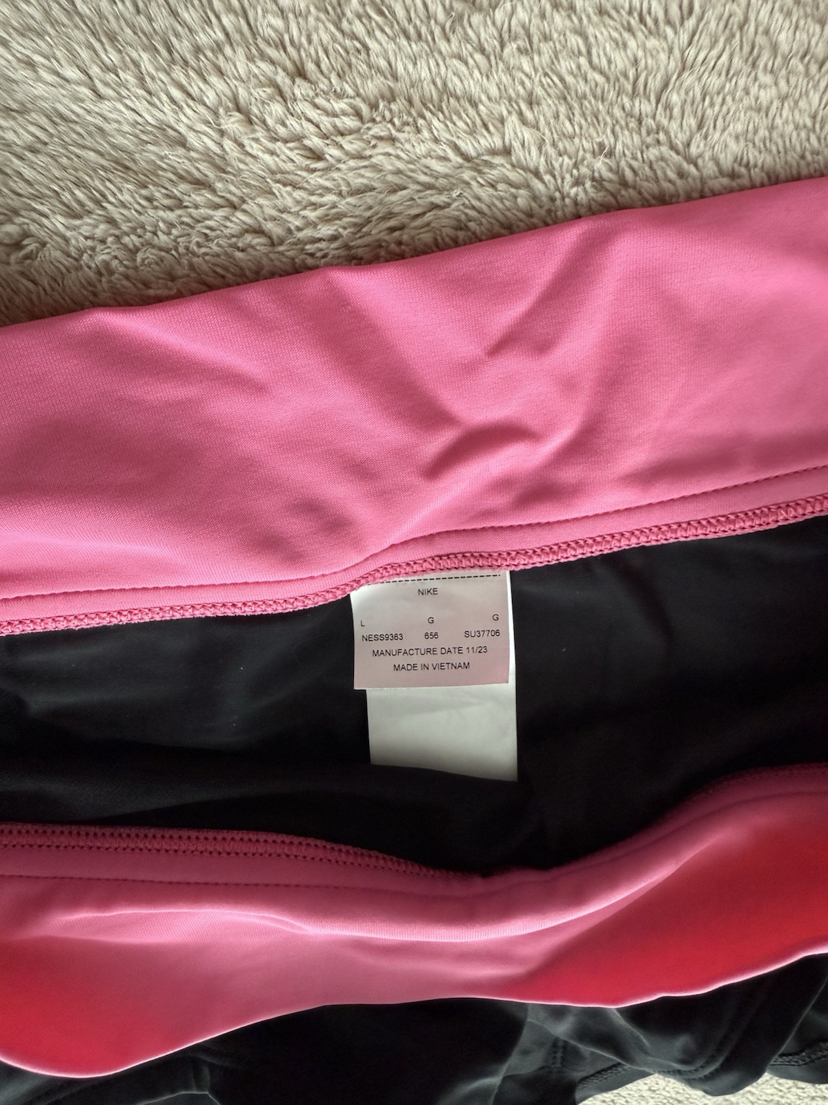 Nike Women’s Solid Hydra strong Swimsuit Pink & Black Size L (2 Pieces Set )