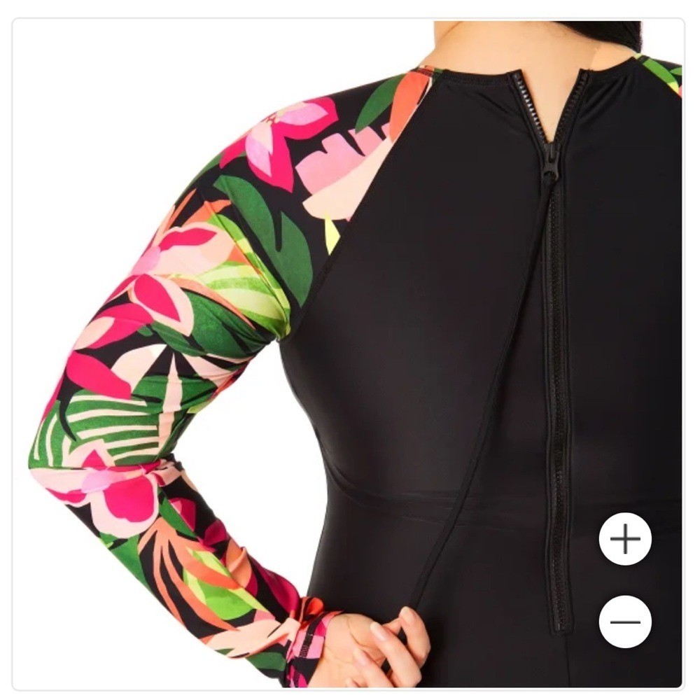 New Hurley Women’s Long Sleeve Swimsuit L
