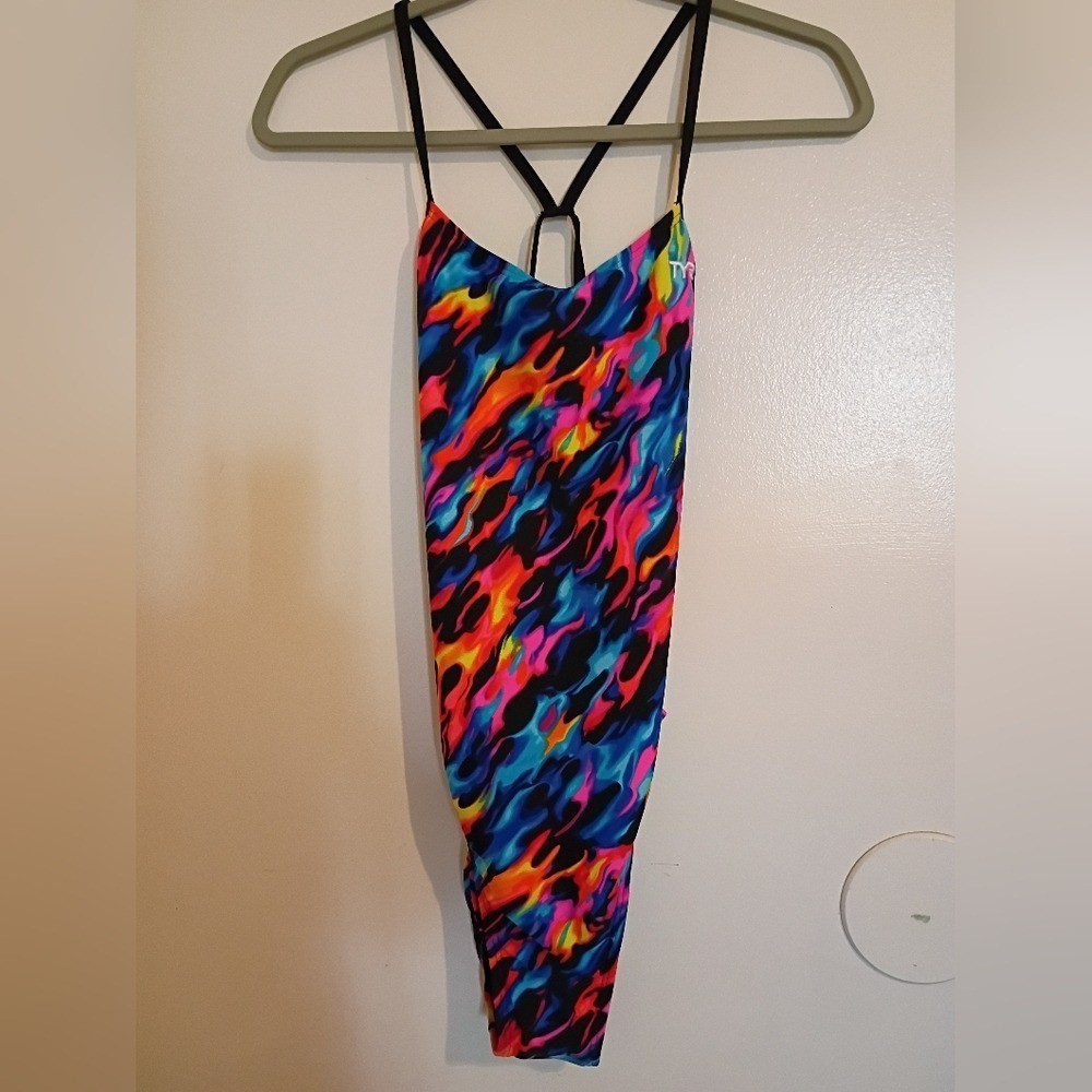 TYR Women’s Black and Multicolor Performance Swimsuit Sz M 8/10