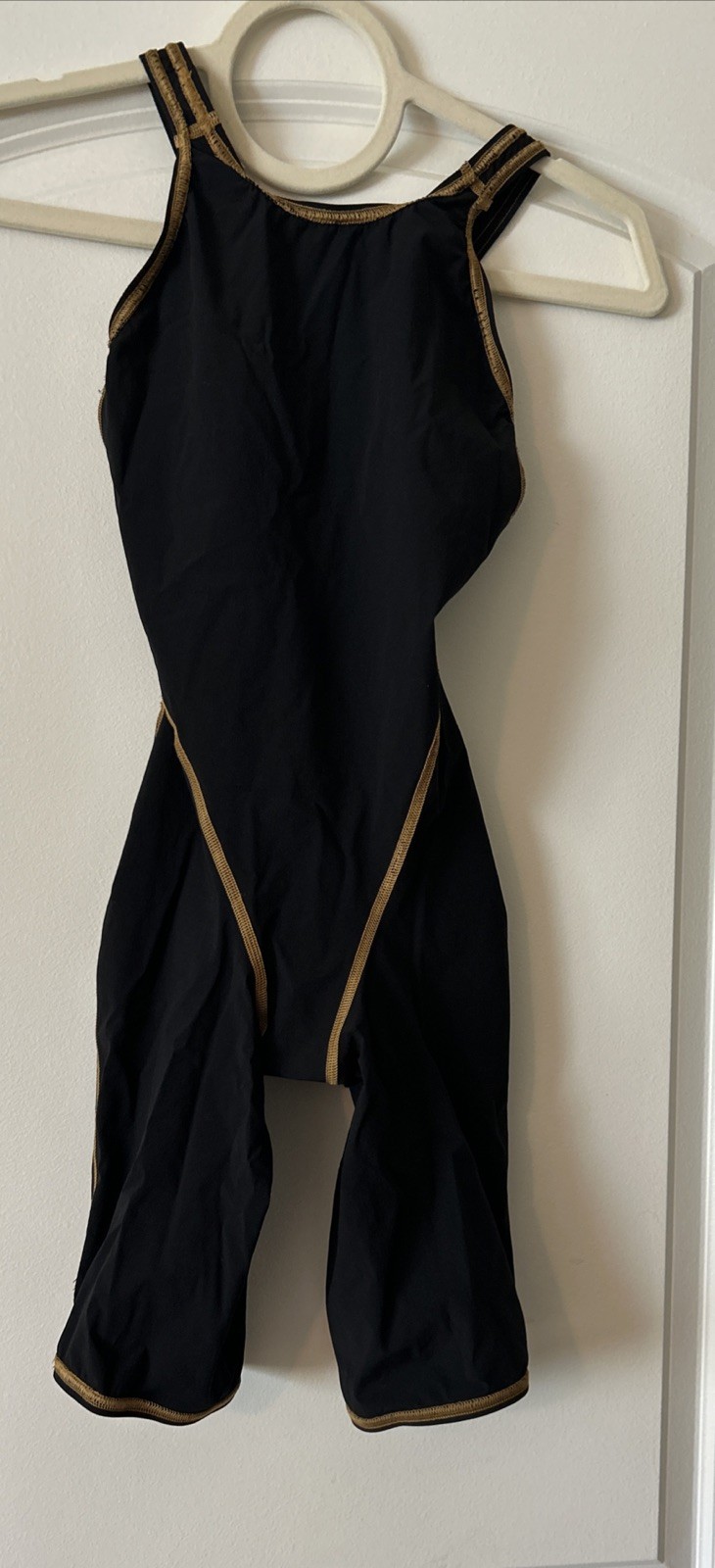 Speedo SIZE 23 – Lzr Racer Pro Recordbreaker Kneeskin Blk/Gold Trim – PRE-OWNED