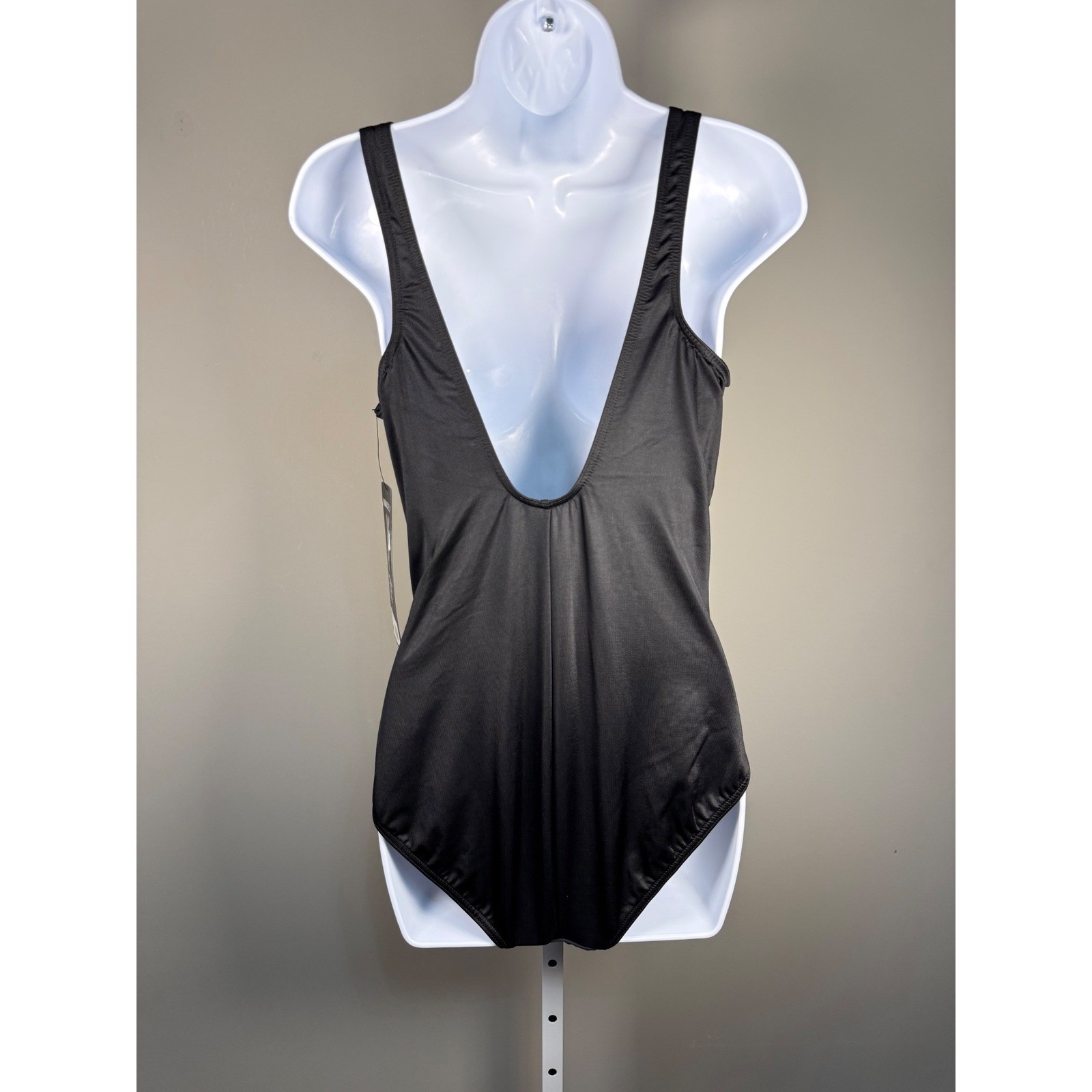 Miraclesuit Arden Black Tummy Control Keyhole One Piece NWT Size 14
