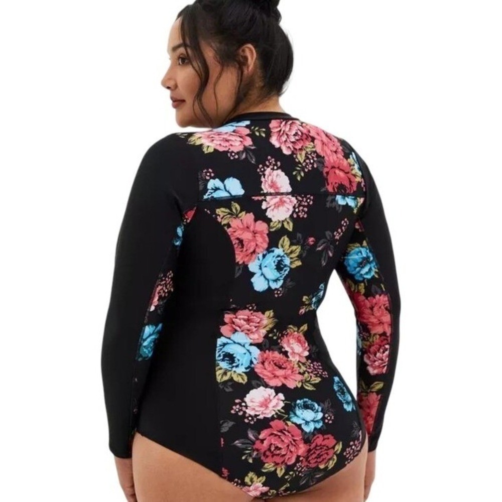 Torrid Active Wireless Long Sleeve Rashguard One Piece Swimsuit Plus Size 4 4X