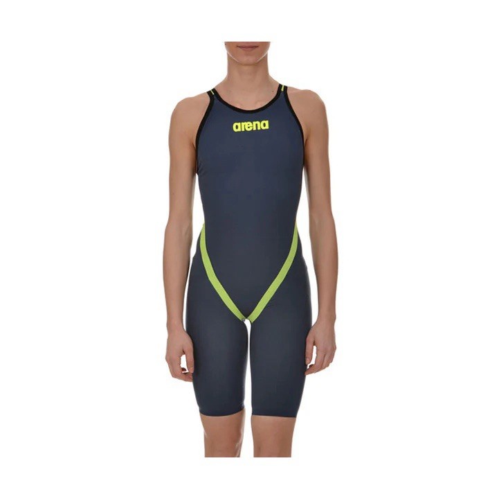 Very Good Condition. Arena Women’s Carbon Flex VX Powerskin, Size 26