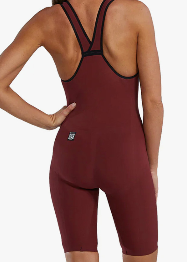 TYR Women’s Venzo Closed Back Technical Swimsuit Burgundy Size 25. NEW IN BOX!