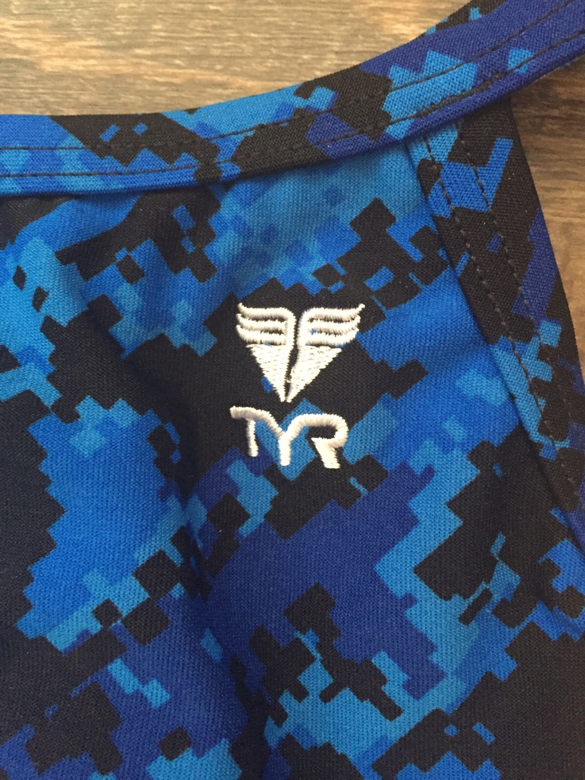 TYR Womens DURAFAST Elite/UPF 50+/Anti-Odor Team PERFORMANCE DiamondFit Swim 26
