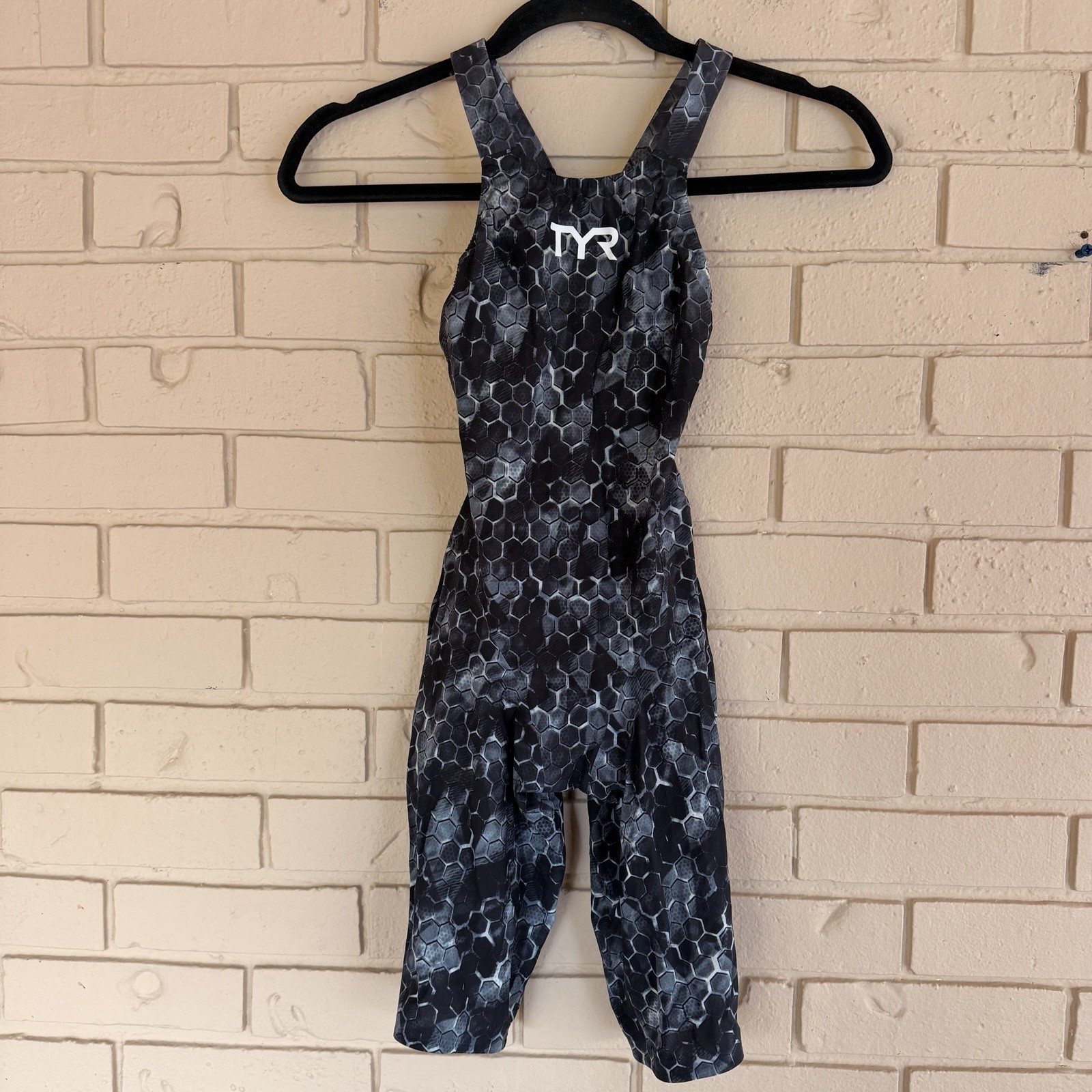 TYR Avictor 2.0 Open Back Tech Suit Competitive Swimsuit Size 27 Black White