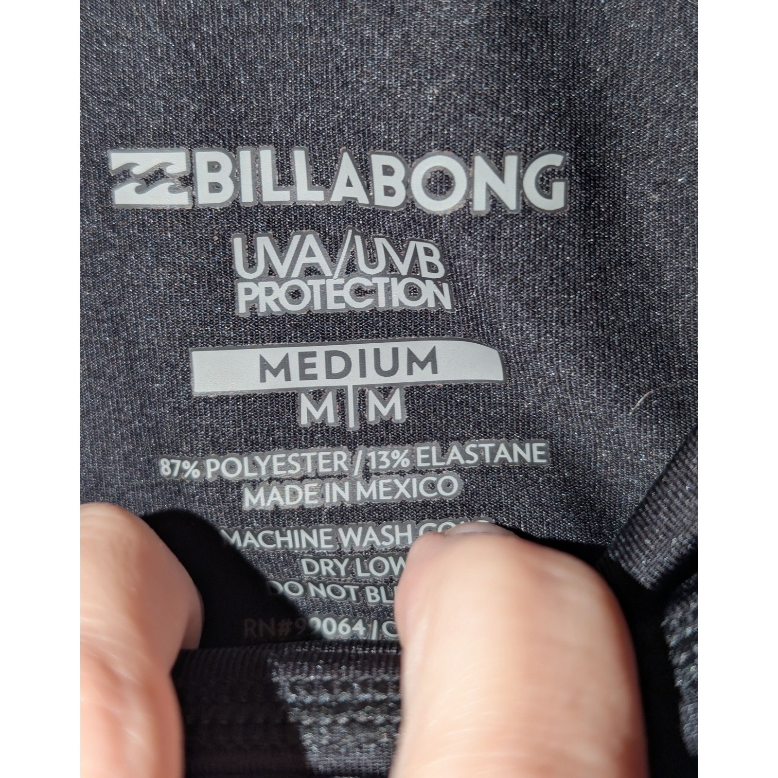 Billabong Women’s Black Long Sleeve UV Rash Guard Swim Shirt Medium Surf Beach