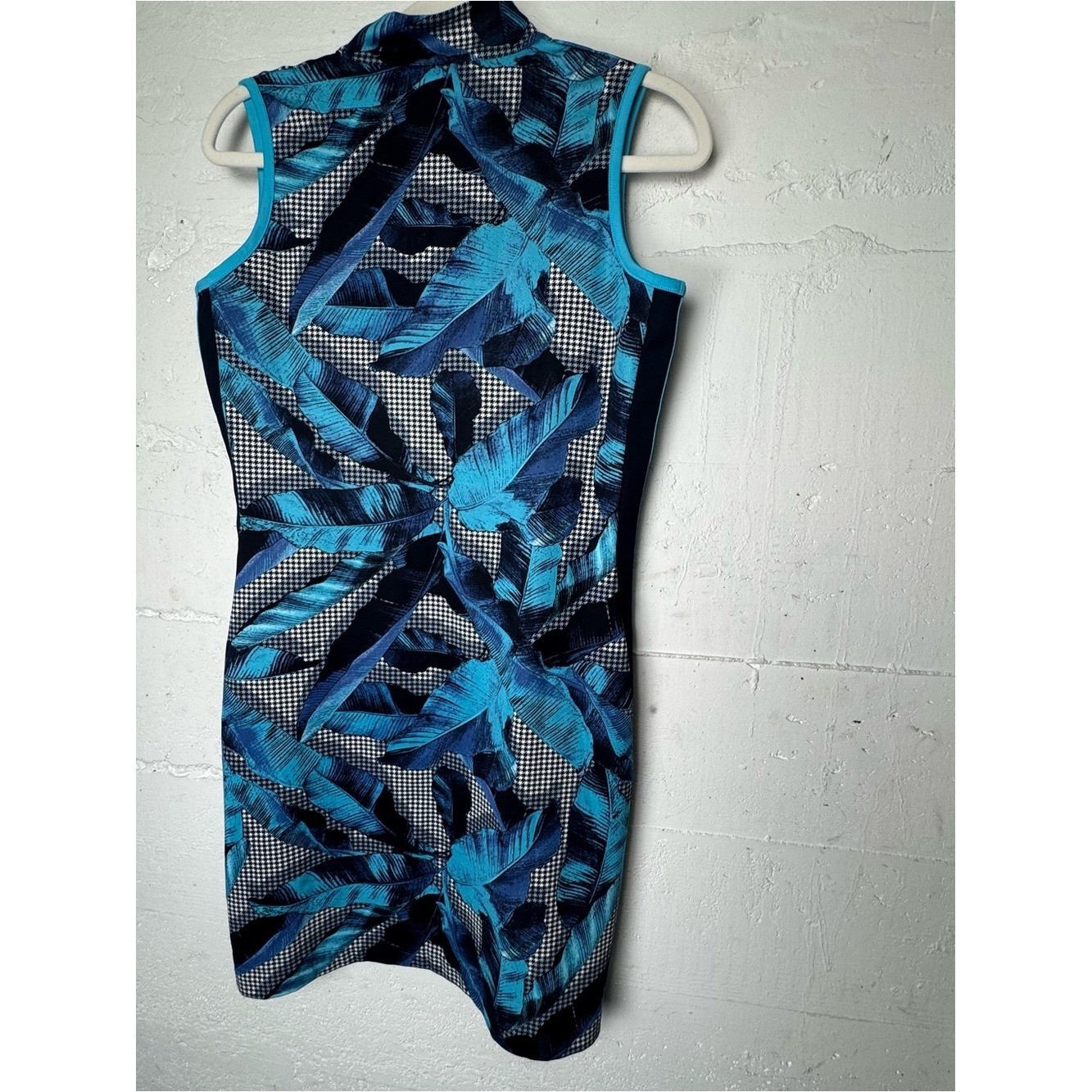 Tail Sleeveless Belicia Fusion Dress banana leaf print zip Golf Tennis Sporty S