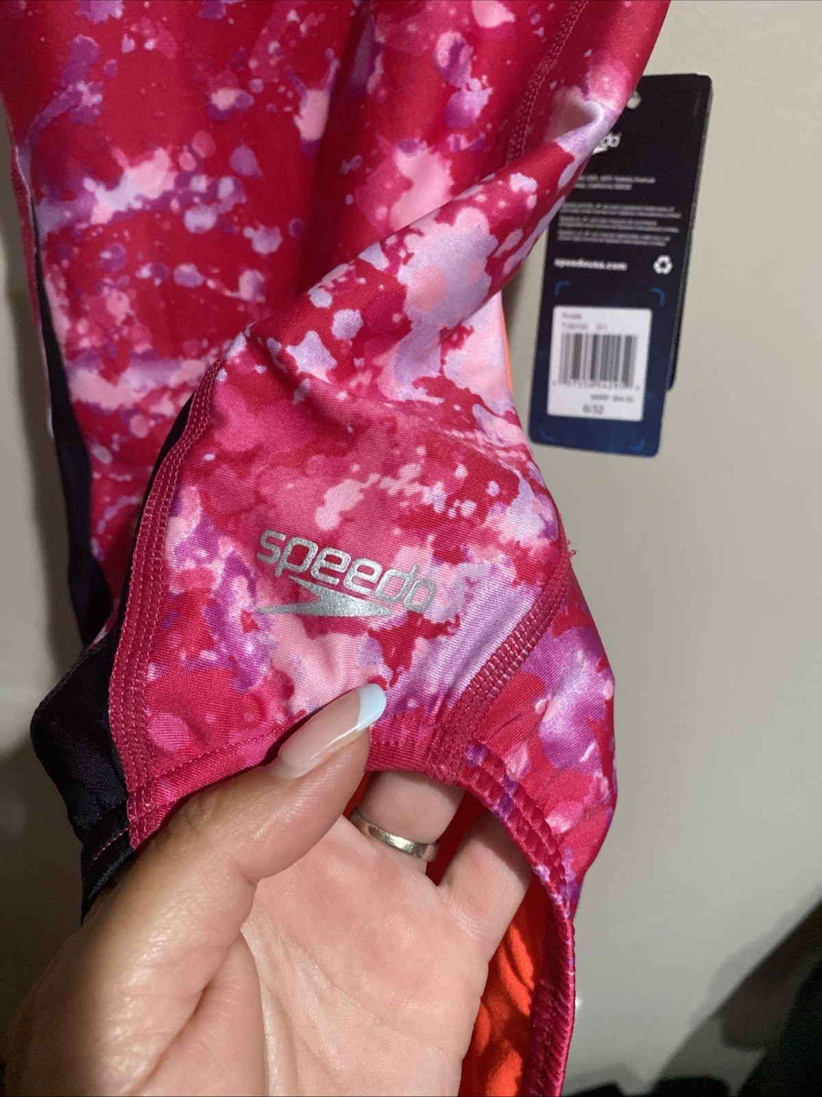 Speedo Women’s Eco Endurance Cyclone Swirl Flyback Swimsuit Pink Purple Sz 6