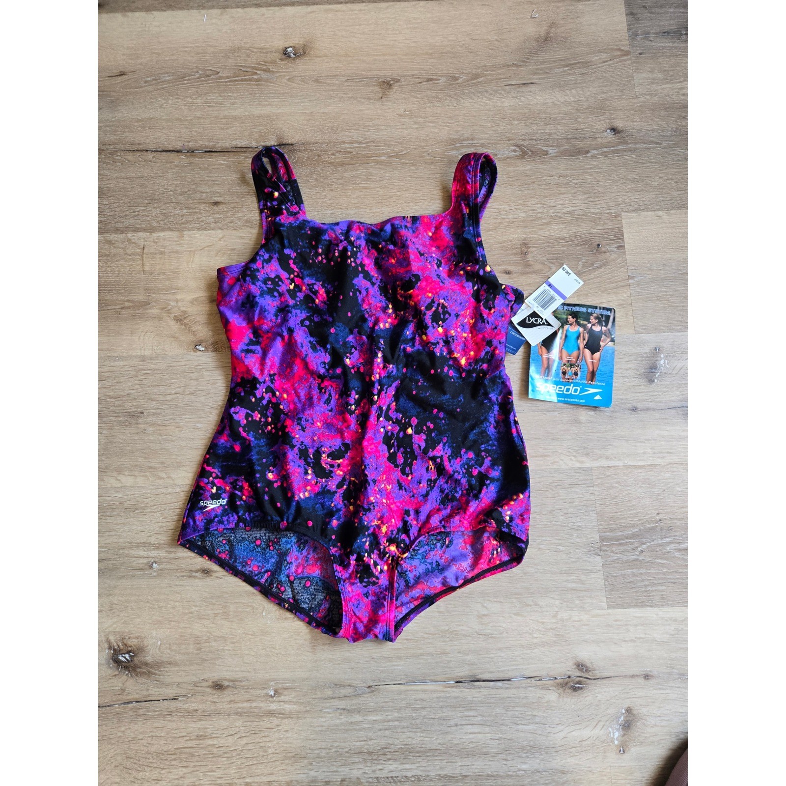 Speedo Women’s One Piece Swimsuit Size 18 Lycra Fitness Splash Print NWT