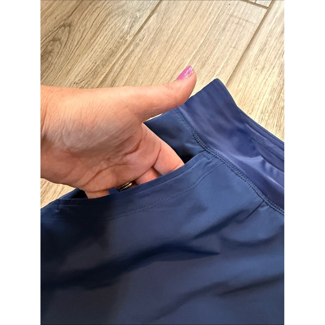 Lands’ End Woman’s Navy Athletic Performance Board Shorts Size 14
