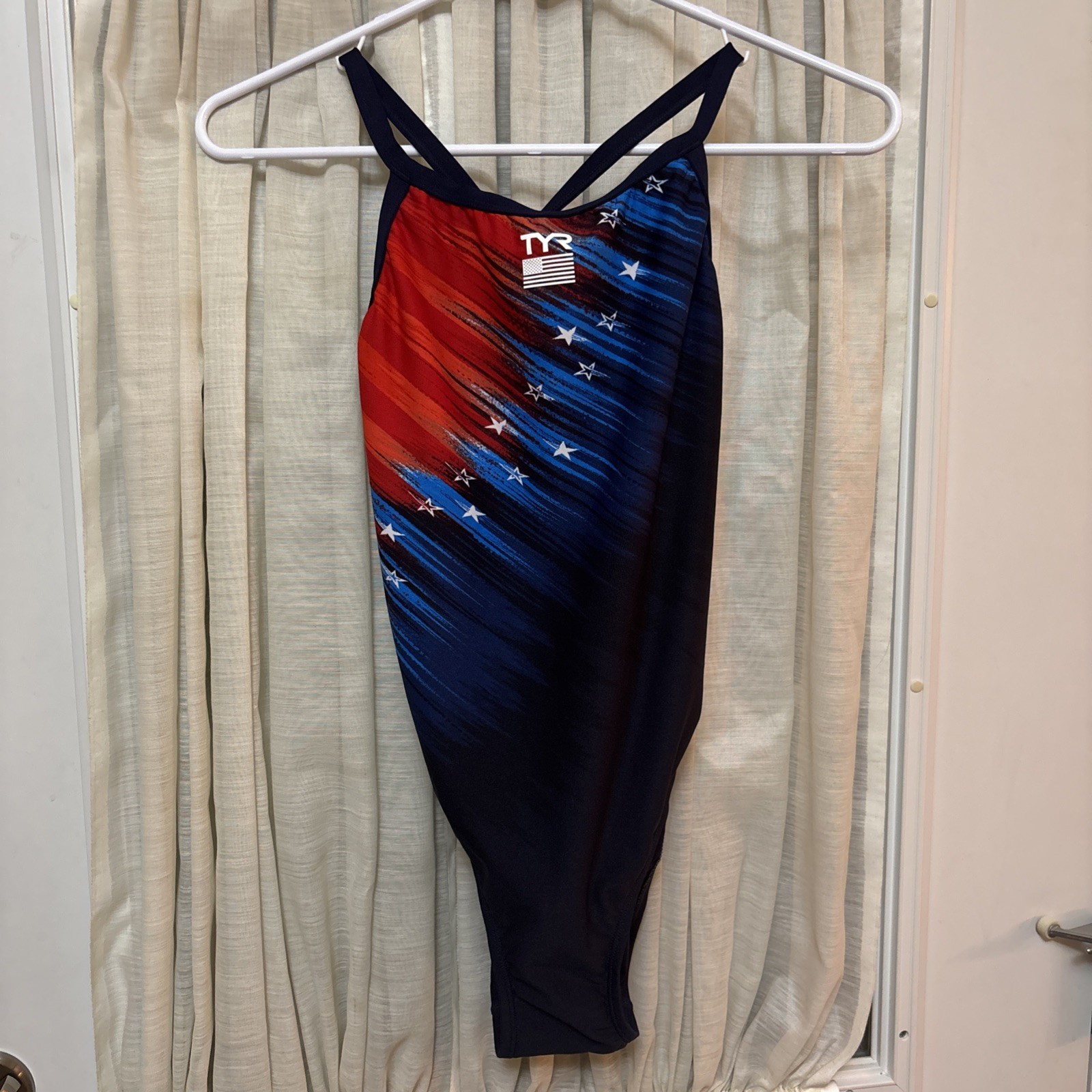NWT Women’s TYR 34 Red/Navy 1-Piece Swimsuit DMDFIT Valiance Durafast Patriotic