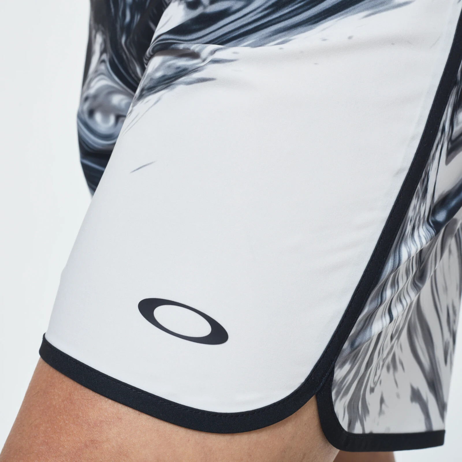 Oakley Marbled Boardshorts – Men’s size 30