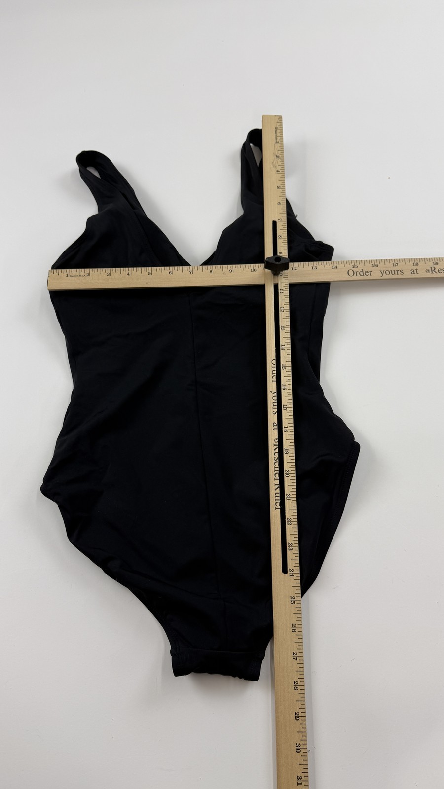TYR Black One Piece Swimsuit Womens Medium Scoop Neck Stretch Lined Swimwear New