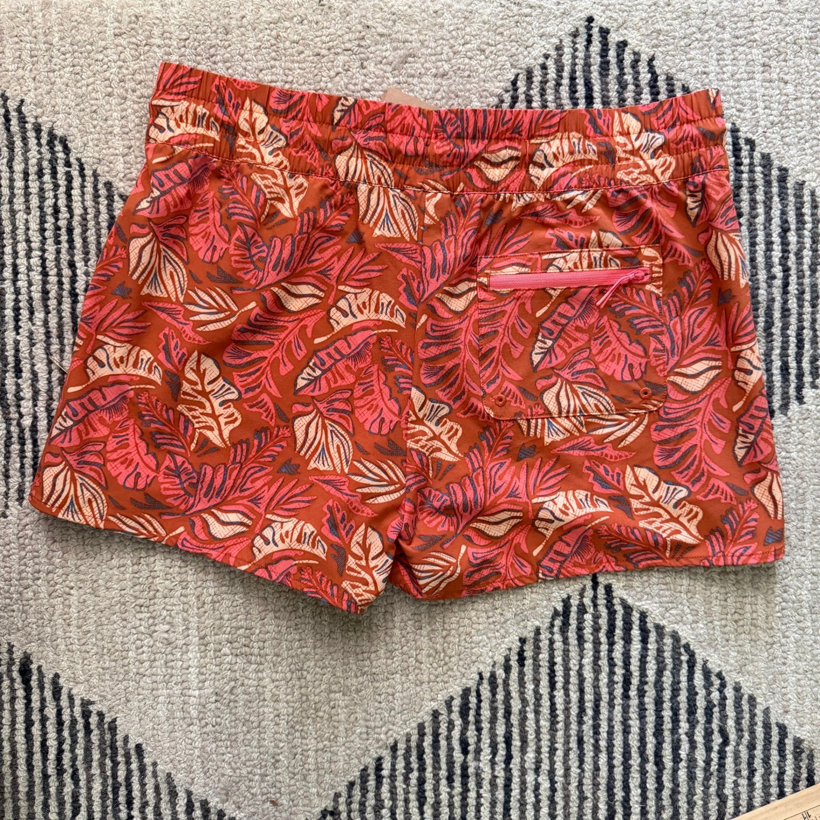 NWT Eddie Bauer Women’s L Swim Board Shorts UPF 50+ Tropical Leaf Print Rust