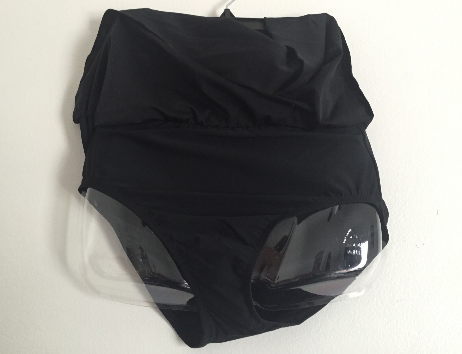MiracleSuit Women’s Black Swim Skirt – Size 8 I-5