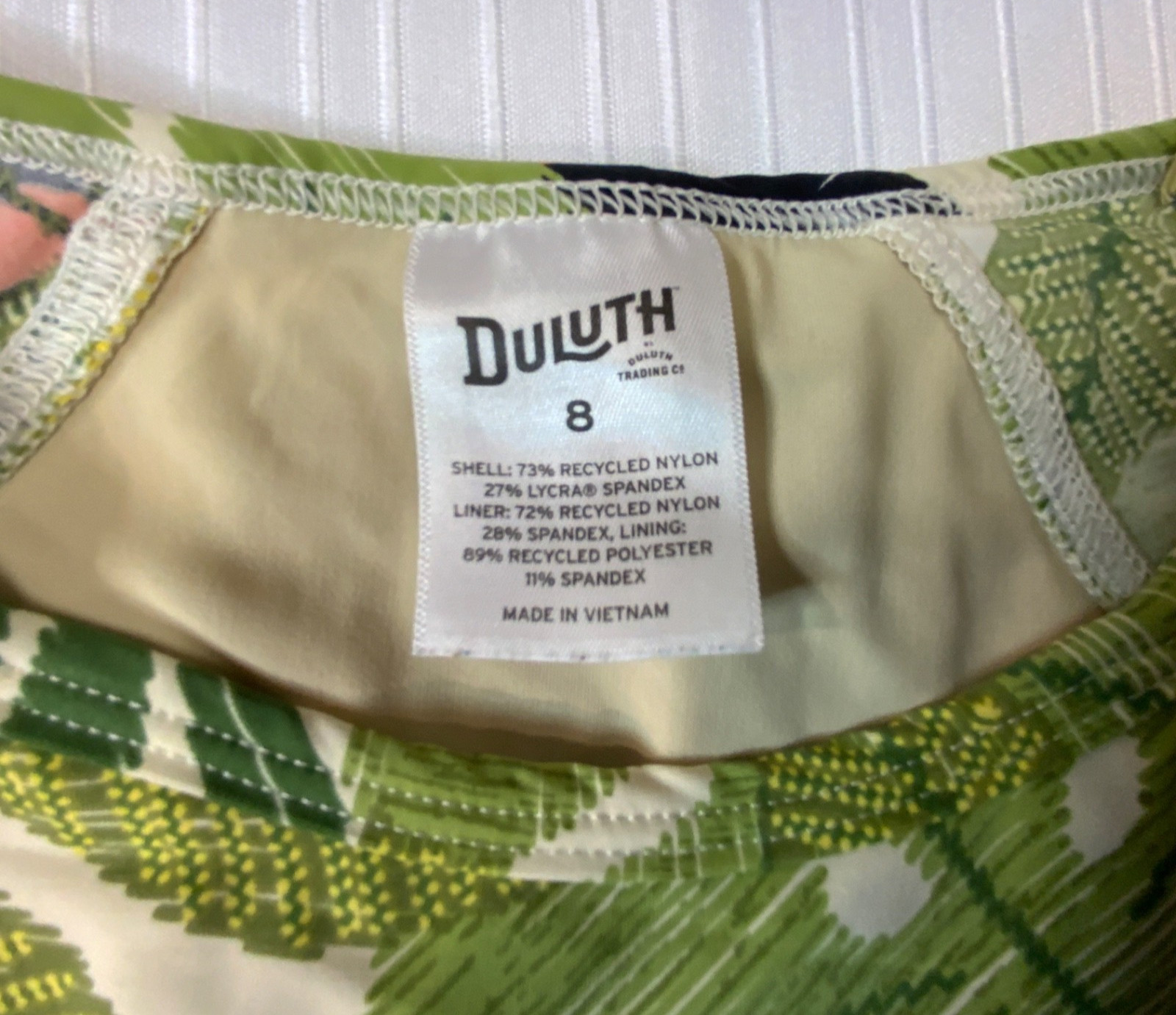 Duluth Trading Swim Top Sz 8 Built-in Bra Tropical Toucan Rash Guard